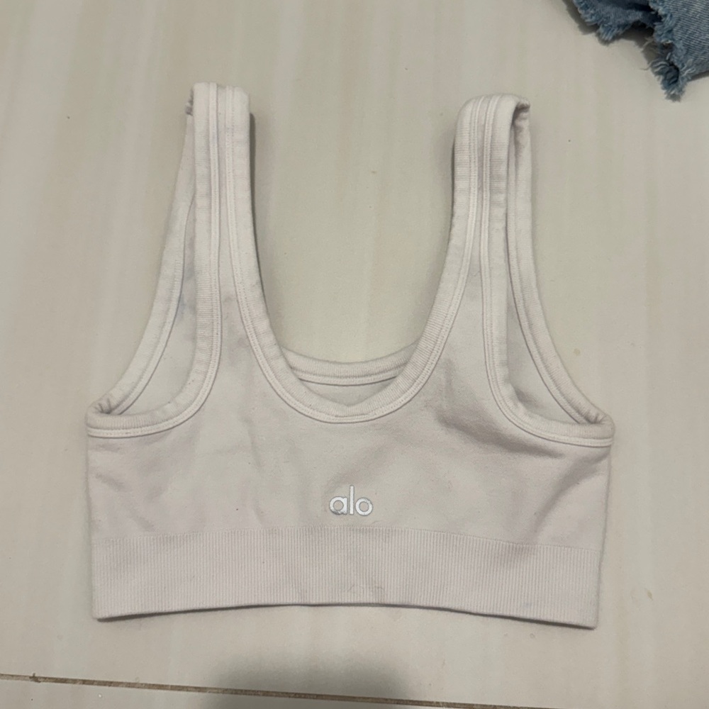 Alo Yoga sports bra - Picture 2 of 3